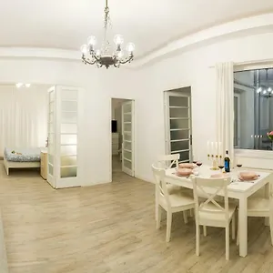 Apartment White Nights Of Old Town, Bucharest