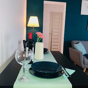 Modern & Elegant Apart Apartament